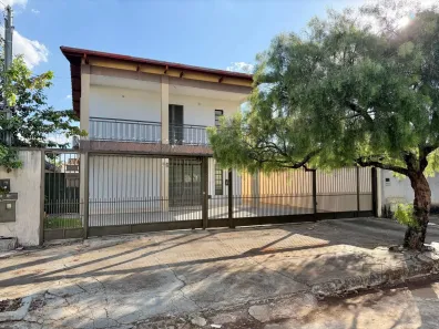 Sobrado com 5 Quartos à venda, 364m² no Santa Genoveva, Goiânia