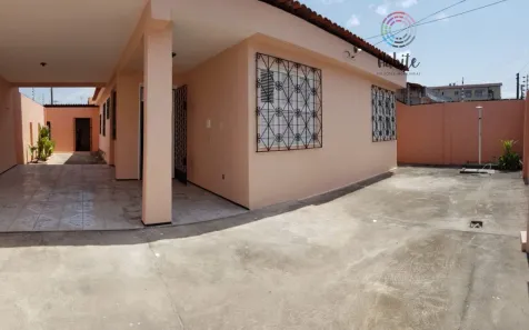 Casa com 4 Quartos à venda, 180m² no Serrinha, Fortaleza