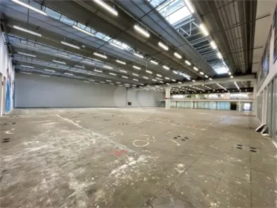 Sala Comercial para alugar, 2881m² no Vila Anastácio, São Paulo