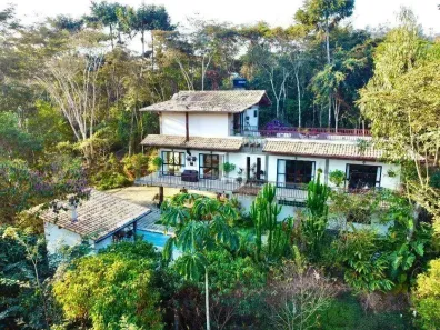 Casa com 3 Quartos à venda, 450m² no Pedro do Rio, Petrópolis
