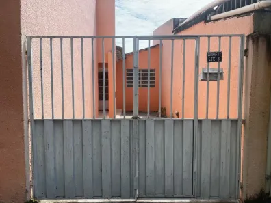Casa com 2 Quartos para alugar, 90m² no Vila Alvorada, Goiânia