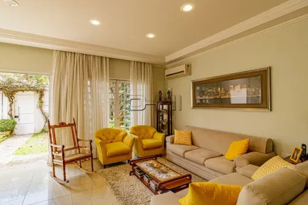 Casa com 4 Quartos à venda, 243m² no Vila Romana, São Paulo