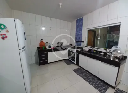 Casa com 3 Quartos à venda, 180m² no São Jorge, Uberlândia