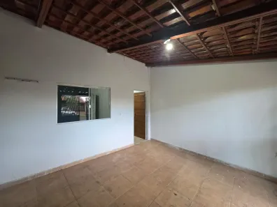 Casa com 2 Quartos para alugar, 70m² no Jardim Diamantina, Goiânia