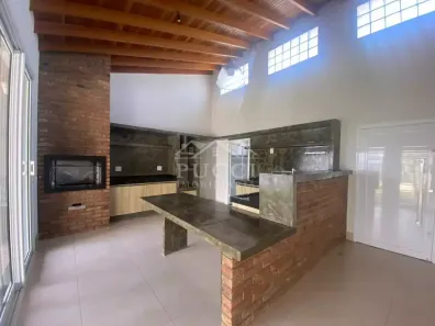 Sobrado com 4 Quartos para alugar, 219m² no Parque Moema, Franca