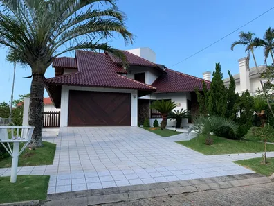 Casa com 4 Quartos para alugar, 250m² no Jurerê Internacional, Florianópolis