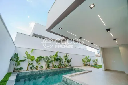 Casa de Condomínio com 3 Quartos à venda, 247m² no Laranjeiras, Uberlândia