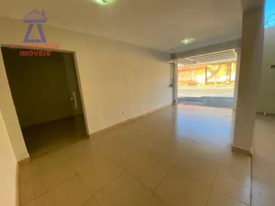 Casa com 3 Quartos para alugar, 90m² no São José, Montes Claros