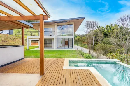 Casa de Condomínio com 3 Quartos à venda, 415m² no Pedro do Rio, Petrópolis
