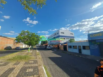 Prédio Comercial com 10 Quartos para alugar, 10m² no Buenos Aires, Teresina