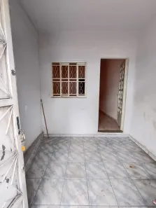 Casa com 1 Quarto para alugar, 26m² no Centro, Nilópolis
