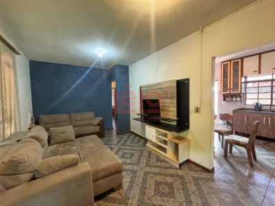 Casa com 3 Quartos à venda, 123m² no Jardim Aurora, Maringá