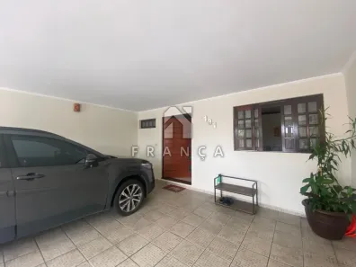 Sobrado com 4 Quartos à venda, 180m² no Centro, Jacareí