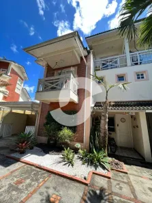 Casa de Condomínio com 4 Quartos à venda, 250m² no Ingá, Niterói