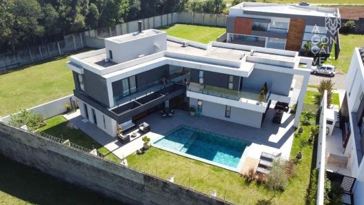 Casa de Condomínio com 3 Quartos à venda, 467m² no Santa Felicidade, Curitiba