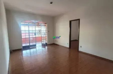 Imóvel Comercial com 4 Quartos para alugar, 240m² no Guarani, Belo Horizonte