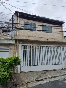 Sobrado com 3 Quartos à venda, 138m² no Vila Júlia, Poá