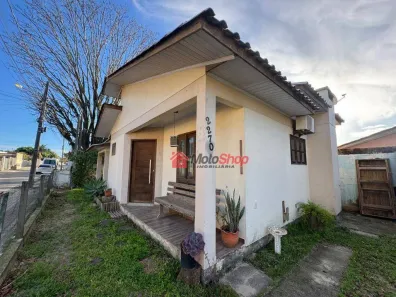 Casa com 2 Quartos para alugar, 60m² no Coloninha, Araranguá