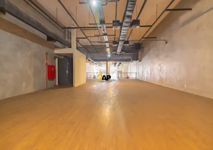 Ponto Comercial para alugar, 750m² no Pinheiros, São Paulo