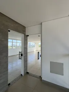 Prédio Comercial para alugar, 130m² no Zona 04, Maringá