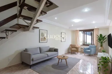 Casa de Condomínio com 3 Quartos para alugar, 209m² no Cavalhada, Porto Alegre