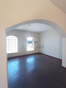 Imóvel Comercial com 3 Quartos para alugar, 176m² no Centro, Jacareí