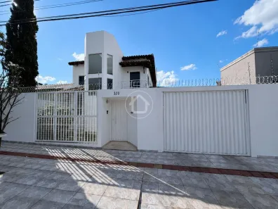 Sobrado com 3 Quartos à venda, 210m² no Vila Planalto, Campo Grande