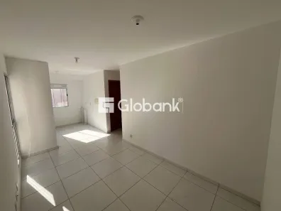 Apartamento com 2 Quartos para alugar, 50m² no São José, Montes Claros