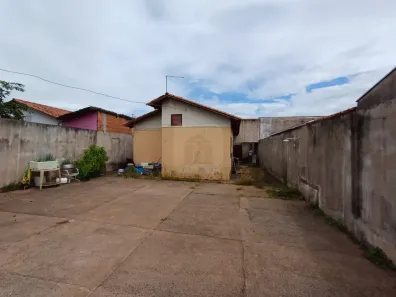 Casa com 3 Quartos à venda, 250m² no Jardim Holanda, Uberlândia