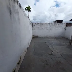 Casa com 2 Quartos para alugar, 70m² no Centro (S-01), Vilhena