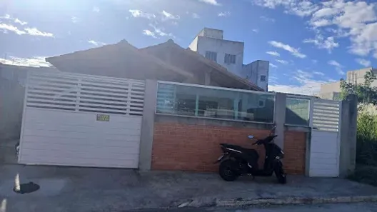 Casa com 2 Quartos à venda, 121m² no Jardim Vitória, Macaé
