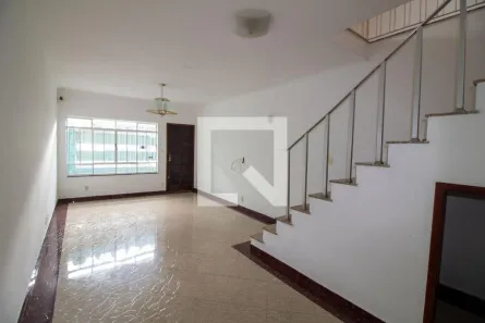 Casa com 3 Quartos à venda, 120m² no Jardim Aeroporto, São Paulo