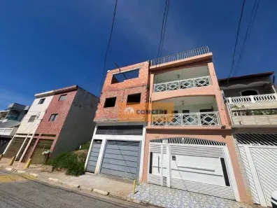 Sobrado com 4 Quartos à venda, 242m² no Vila Romanópolis, Ferraz de Vasconcelos