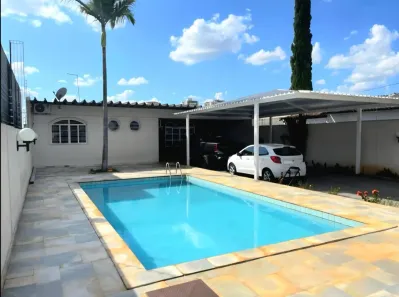 Casa com 4 Quartos à venda, 209m² no Setor Criméia Leste, Goiânia