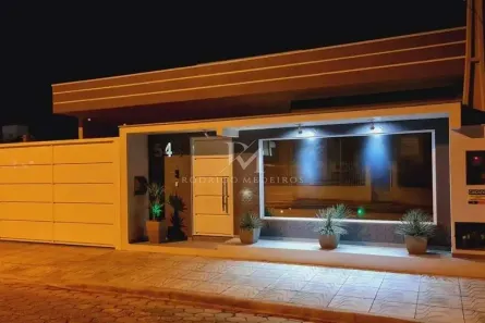 Casa com 3 Quartos à venda, 108m² no Carianos, Florianópolis