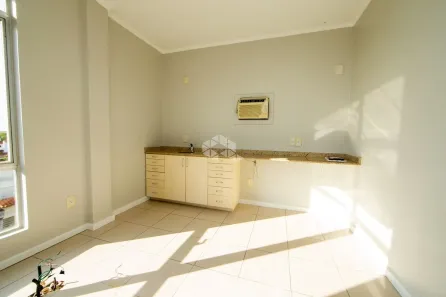 Sala Comercial à venda, 22m² no Três Figueiras, Porto Alegre
