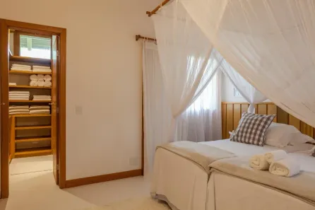 Casa com 1 Quarto à venda, 240m² no Centro, Candeias