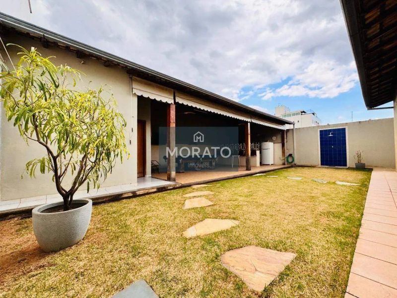 Casa com 3 quartos — Castelo, Belo Horizonte