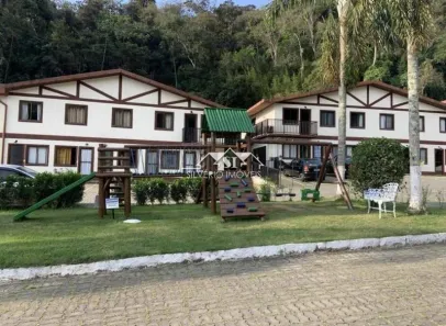 Apartamento com 2 Quartos à venda, 60m² no Samambaia, Petrópolis