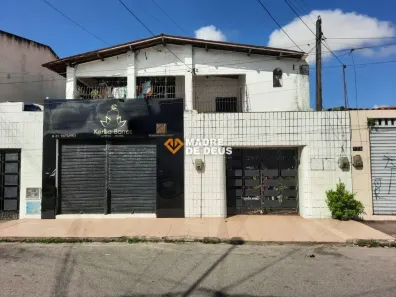 Casa com 5 Quartos à venda, 210m² no Jóquei Clube, Fortaleza