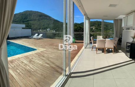 Casa com 4 Quartos à venda, 343m² no Itacorubi, Florianópolis