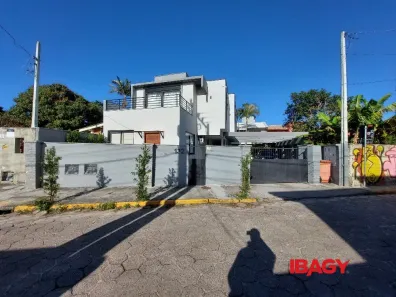 Apartamento com 2 Quartos para alugar, 82m² no Campeche, Florianópolis