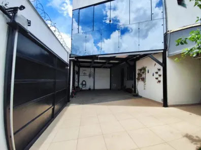 Casa com 3 Quartos à venda, 180m² no Santa Helena, Contagem