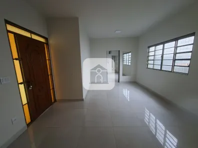 Casa com 3 Quartos para alugar, 120m² no Osvaldo Rezende, Uberlândia