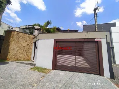 Sobrado com 3 Quartos para alugar, 250m² no Jardim Presidente, Londrina