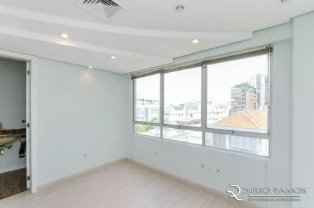 Sala Comercial à venda, 70m² no Bom Fim, Porto Alegre