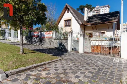Imóvel Comercial com 4 Quartos para alugar, 312m² no Centro, Curitiba