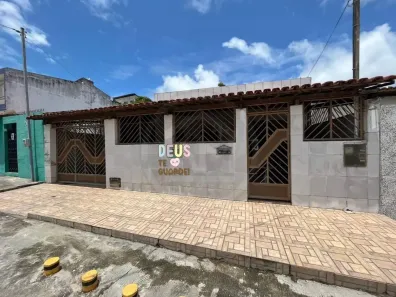 Casa com 5 Quartos à venda, 220m² no Industrial, Aracaju