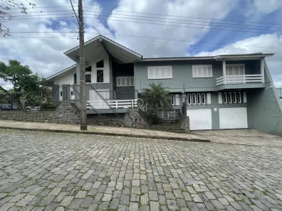 Casa com 4 Quartos para venda ou aluguel, 530m² no Petrópolis, Caxias do Sul