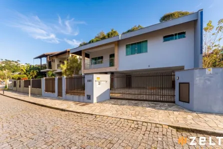 Casa com 3 Quartos à venda, 312m² no Vila Nova, Blumenau